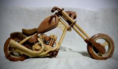 moto harley madera feria artesania